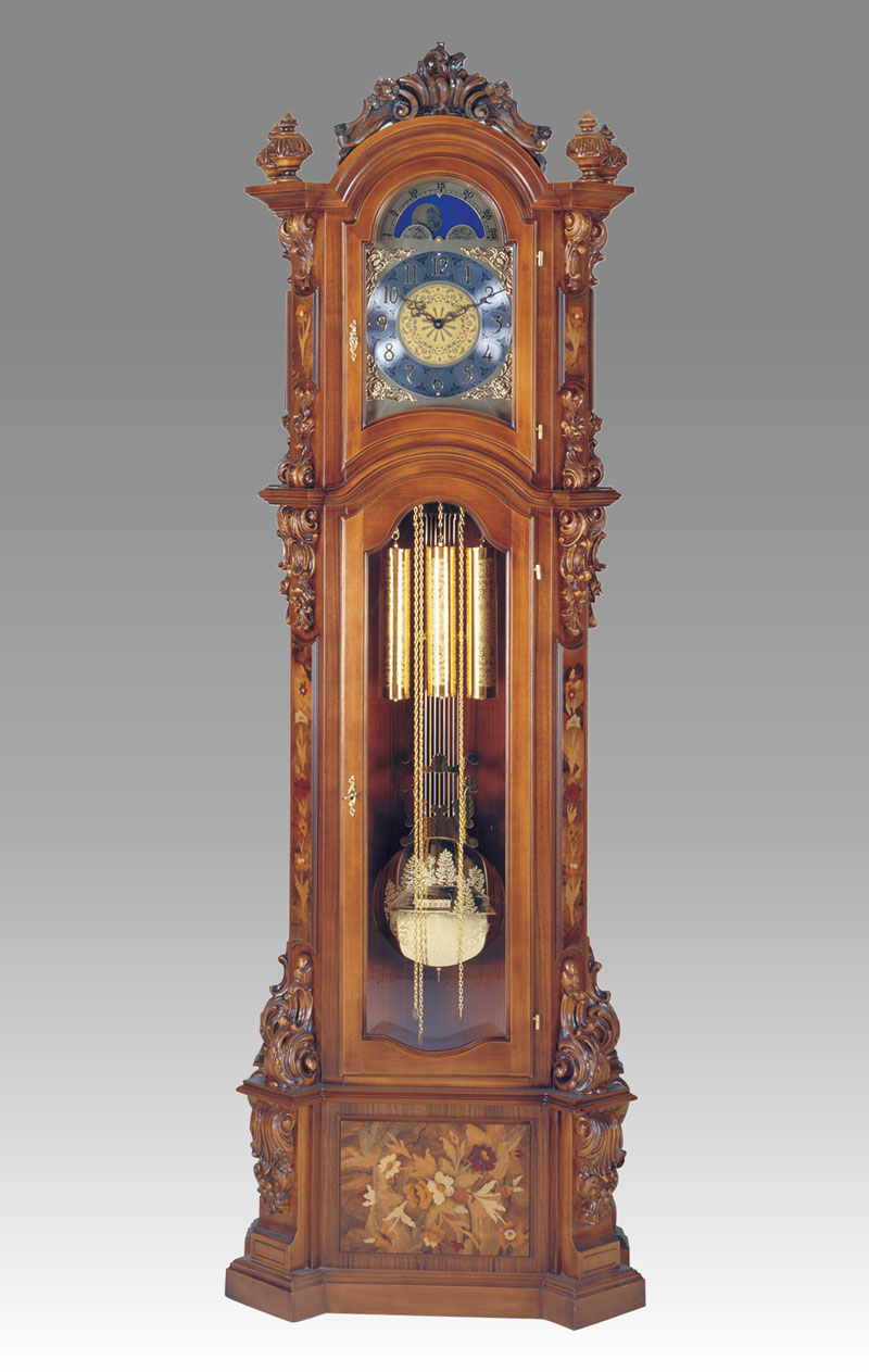 Curio Grandfather clock Art.520/1 walnut with curving and inlay